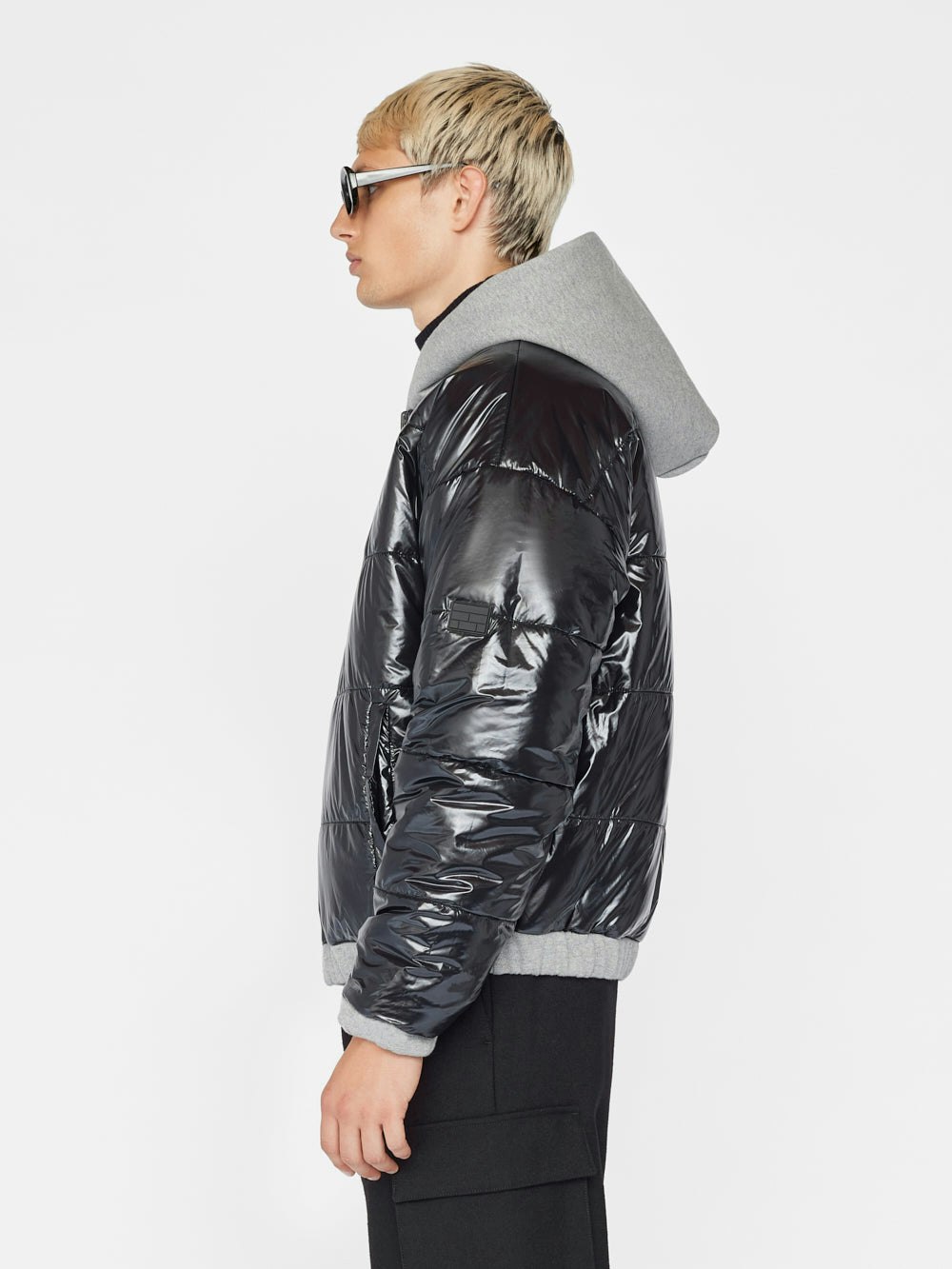 hoodie side view alt:fit1